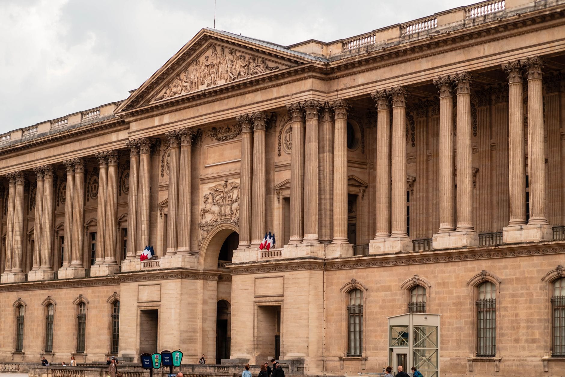Palais de justice Agen facade